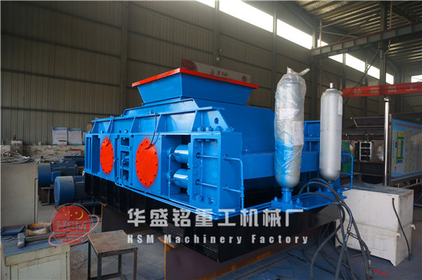 砂石厂对辊破碎机现场图片